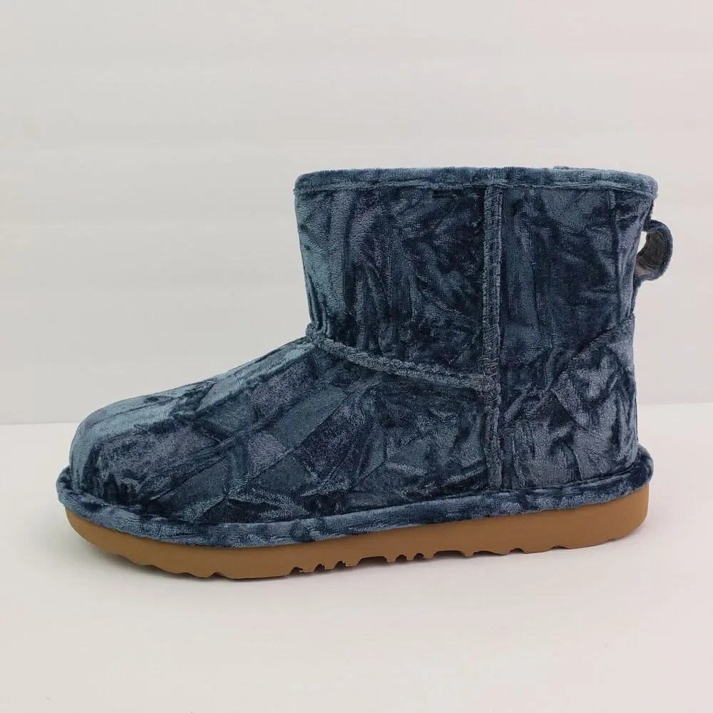 UGG Classic Mini II Girls Size 6Y Blue Velvet Pull On Warm Winter Boots 1142070K